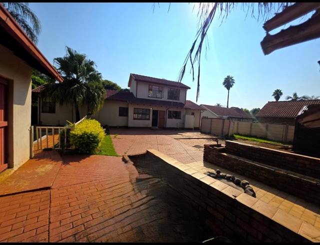 4 BEDROOM HOUSE FOR SALE IN ELDORETTE